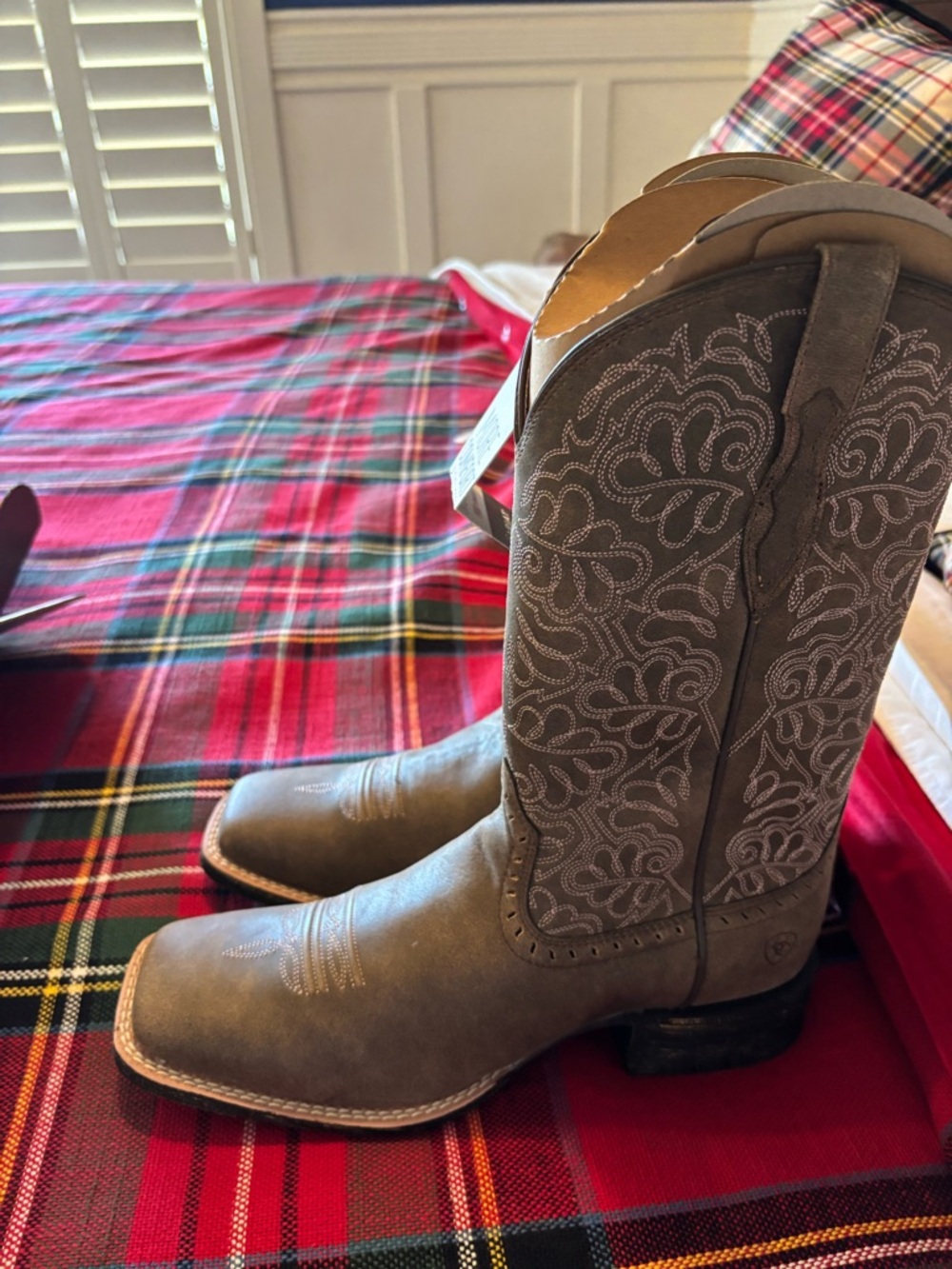 Artiat Cowboy Boots Brown with Pink Western Embroidered Shaft and Vamp - Picture 3 of 12